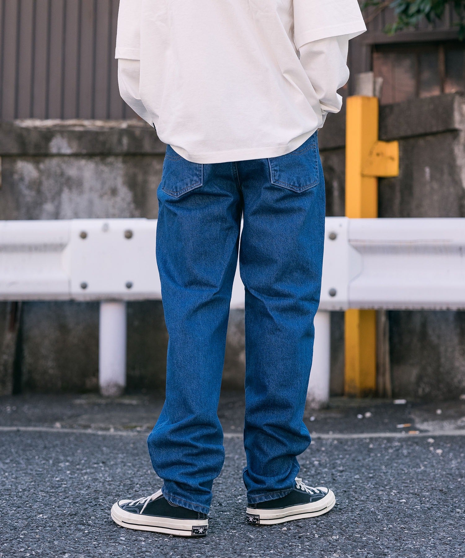 RLXD FIT TAPERED JEAN