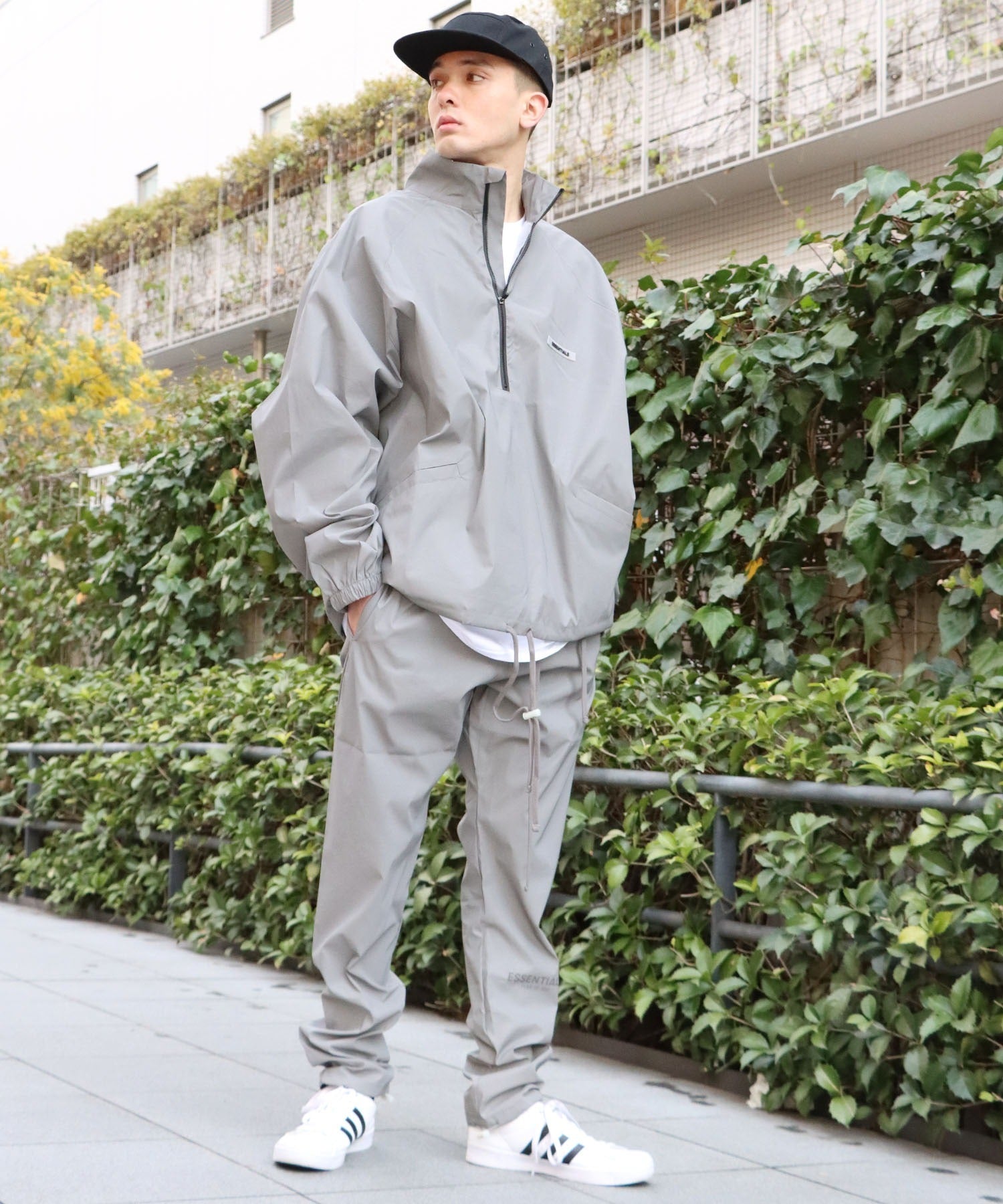 FOG ESSENTIALS/エッセンシャルズ FOG TRACK NYLON HALF ZIP JACKET