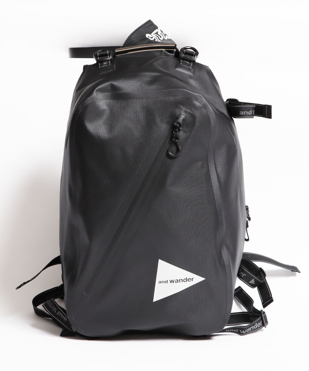 and wander/アンドワンダー waterproof daypack – ROOP TOKYO