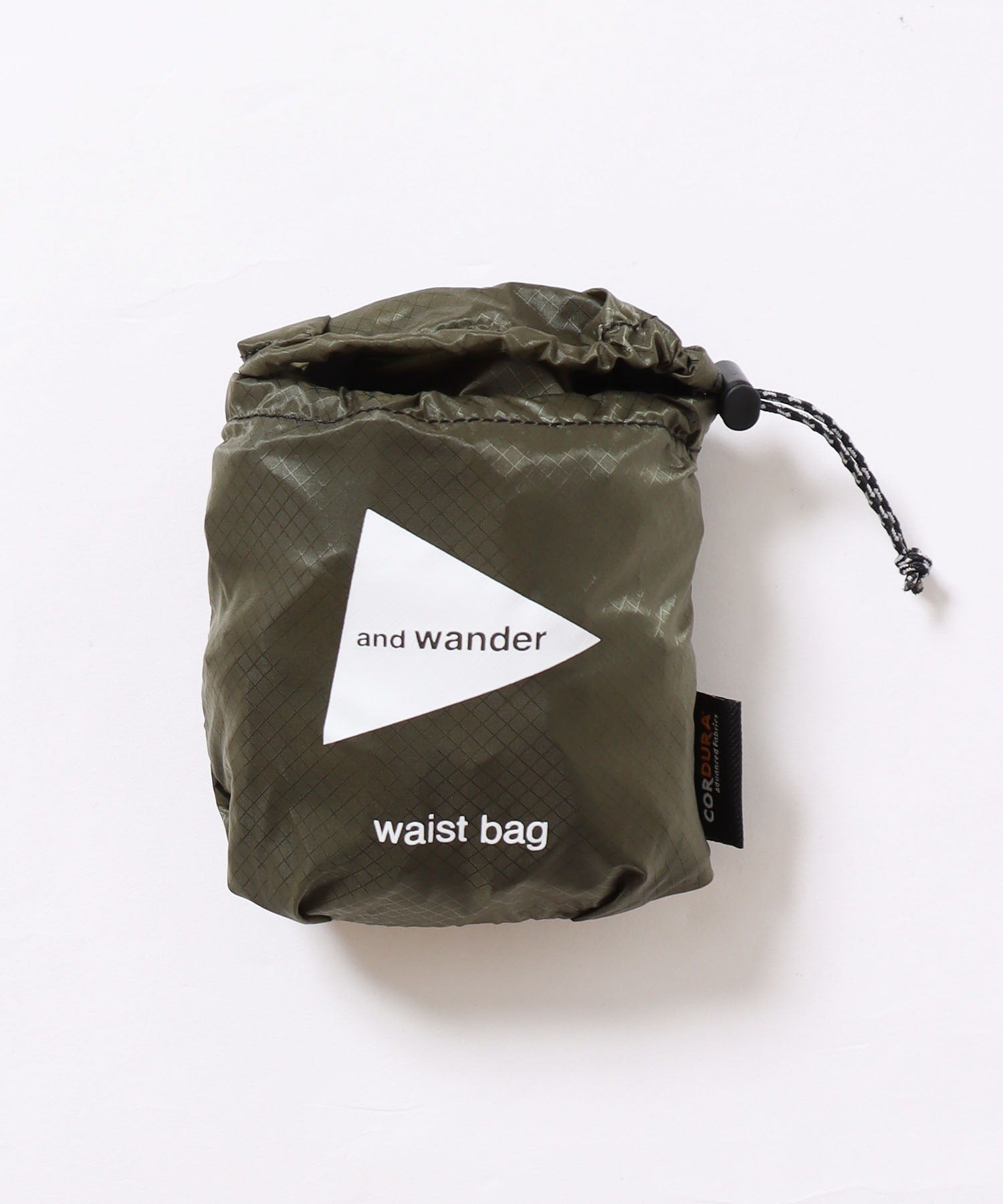 and wander/アンドワンダー sil waist bag