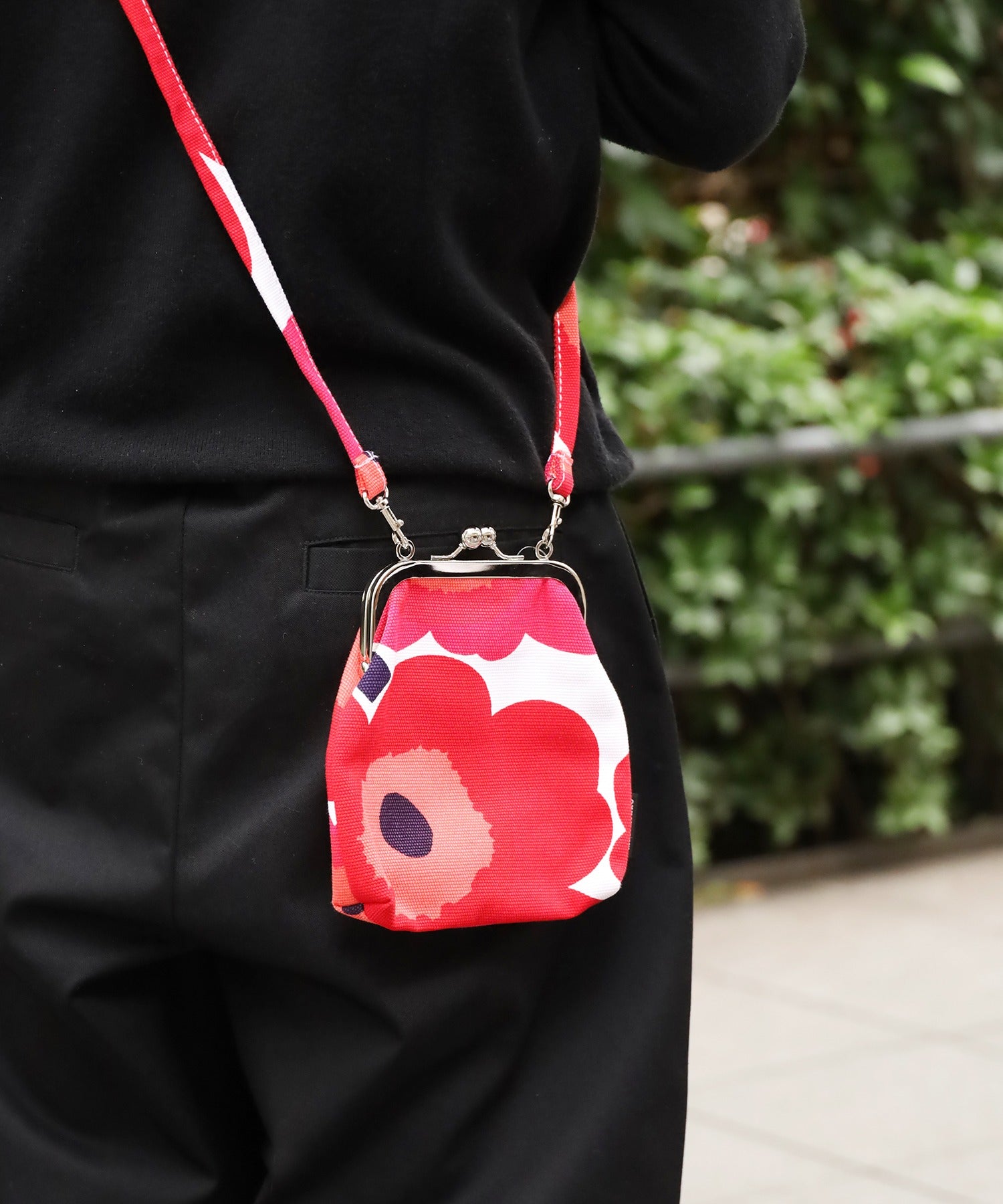 marimekko/マリメッコ ROOSA PIENI UNIKKO がま口ショルダー – ROOP TOKYO