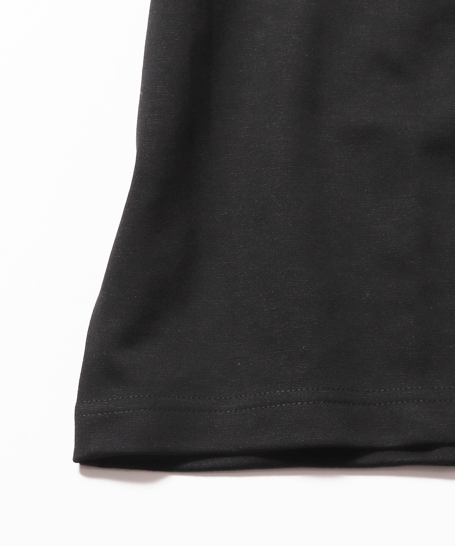 "TENDER" LOGO MOCK NECK TEE