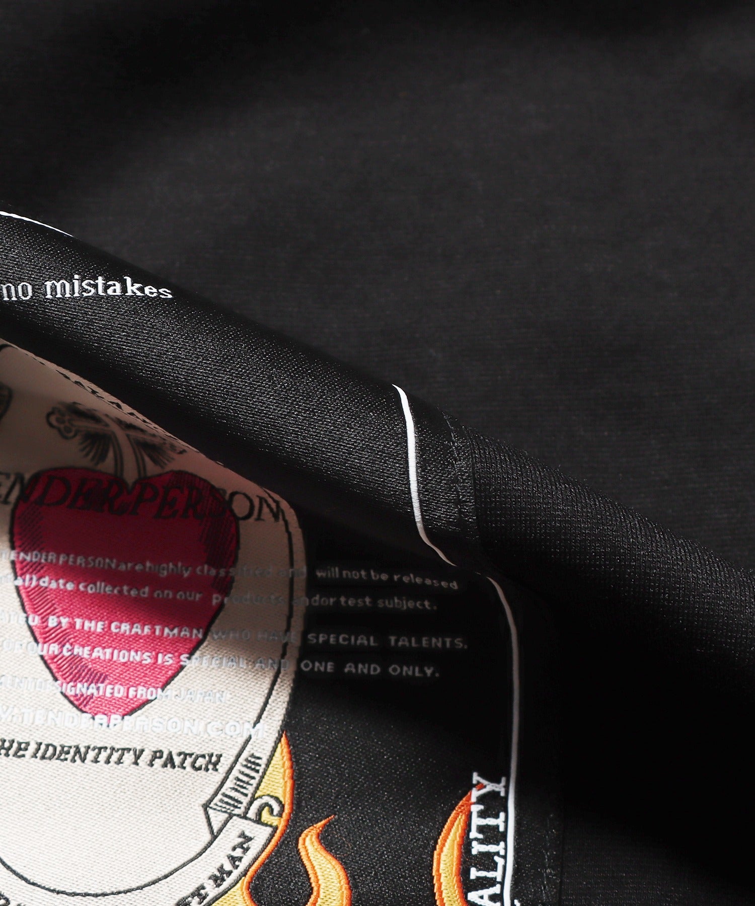 "TENDER" LOGO MOCK NECK TEE