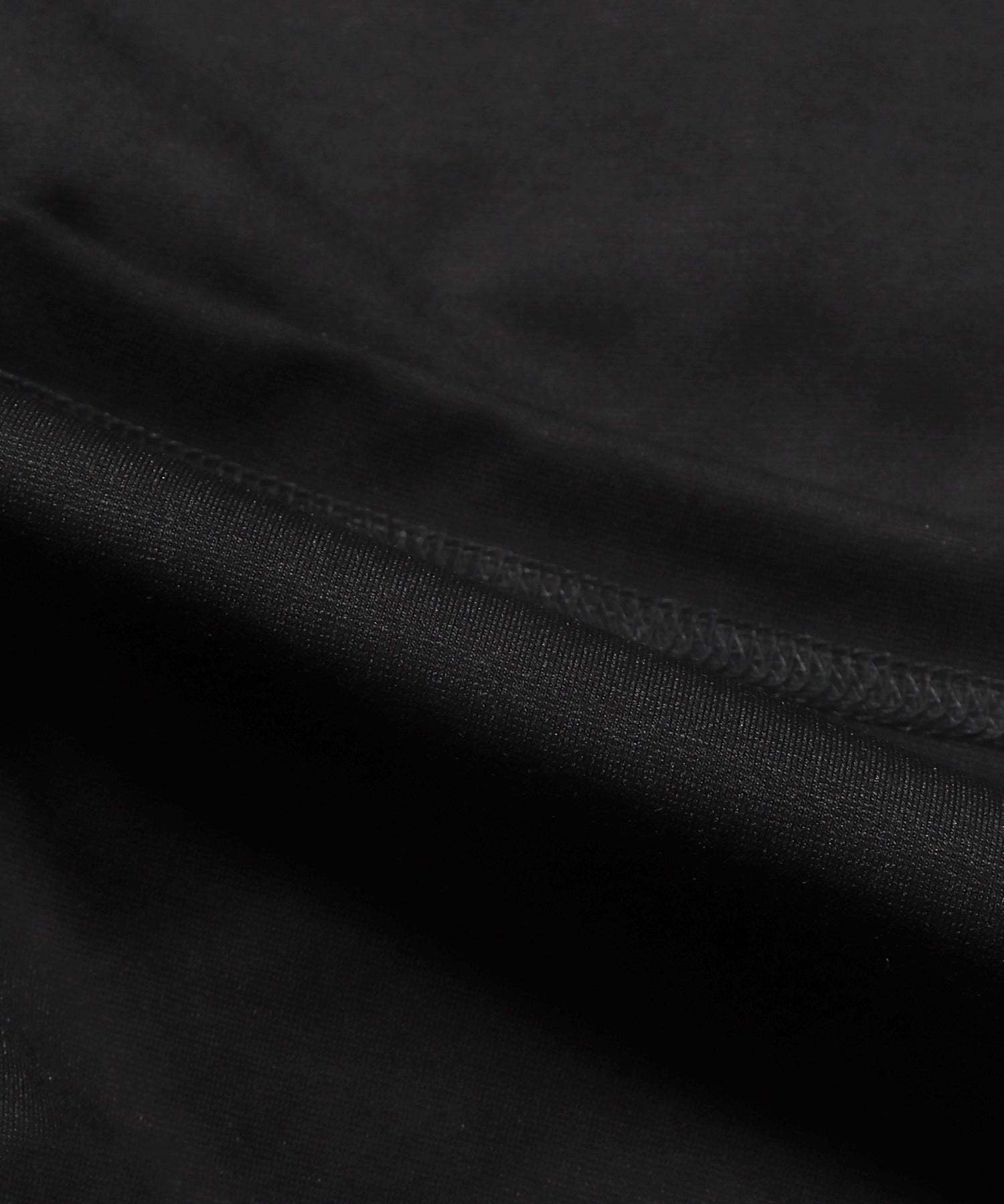 "TENDER" LOGO MOCK NECK TEE